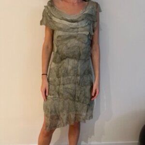 Green ruffles dress L